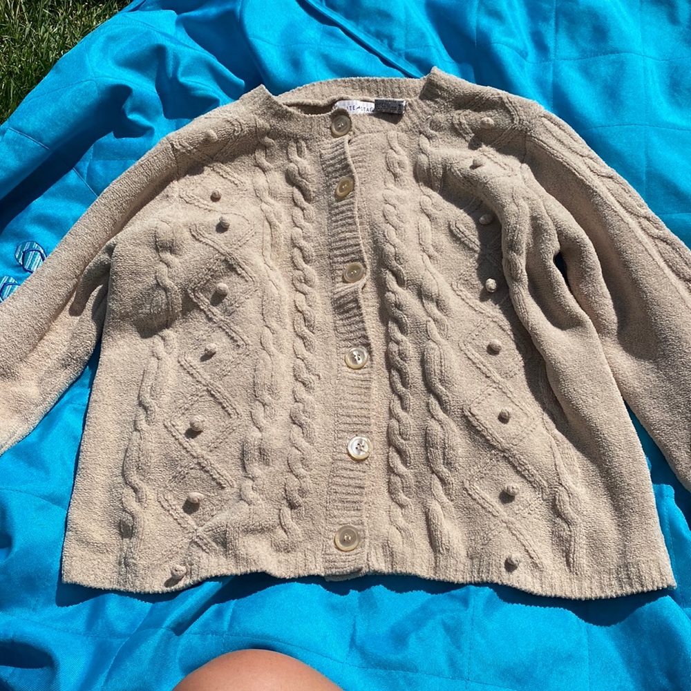 White stag sweater cardigan